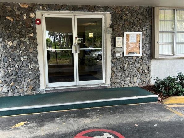 6600 Cypress Rd 504, Plantation FL 33317