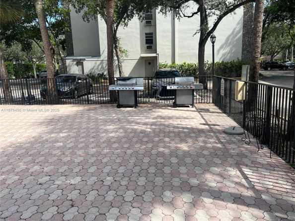 6600 Cypress Rd 504, Plantation FL 33317