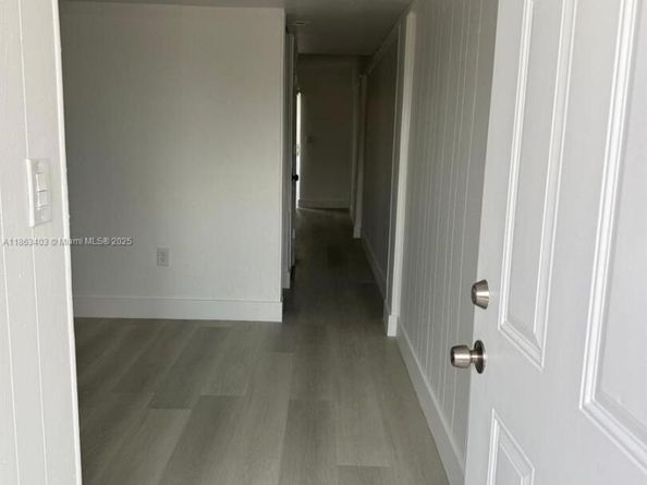 1000 W 28 St 16, Hialeah FL 33010