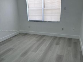 1000 W 28 St 16, Hialeah FL 33010