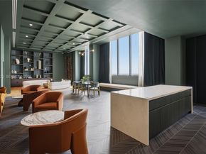 11 NE 6th St 1906, Miami FL 33132