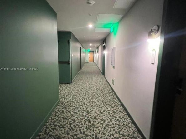 11 NE 6th St 1906, Miami FL 33132