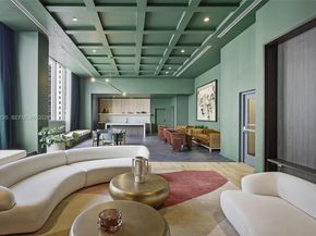 11 NE 6th St 1906, Miami FL 33132