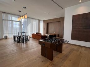 11 NE 6th St 1906, Miami FL 33132