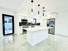 20 NE 135th St, North Miami FL 33161