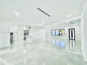 20 NE 135th St, North Miami FL 33161