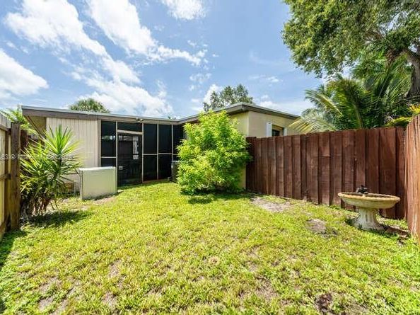 3309 SW 16th St, Fort Lauderdale FL 33312