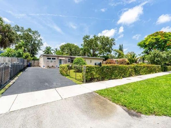 3309 SW 16th St, Fort Lauderdale FL 33312