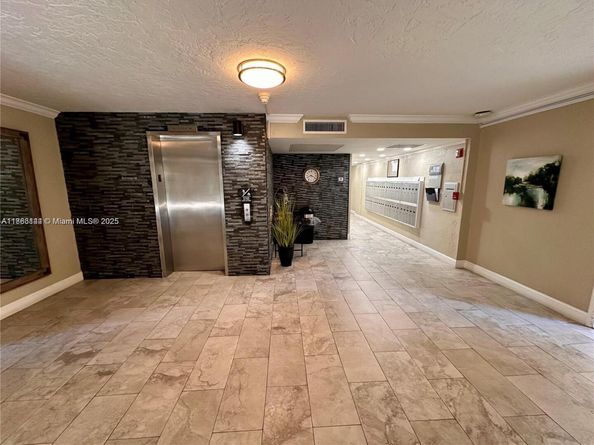 2601 S Course Dr 206, Pompano Beach FL 33069
