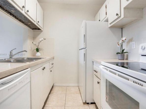 1470 N Dixie Hwy 42, Fort Lauderdale FL 33304