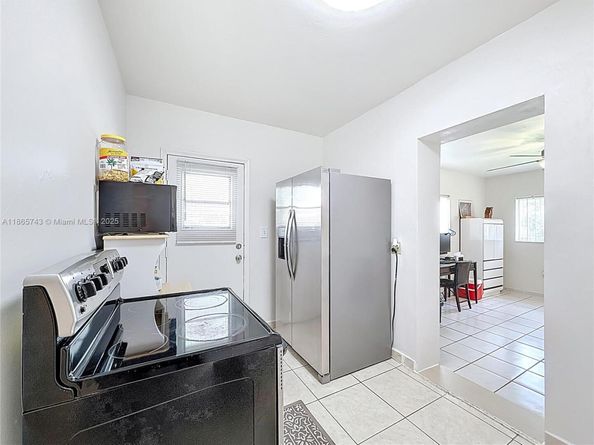 675 W 30th St, Hialeah FL 33012