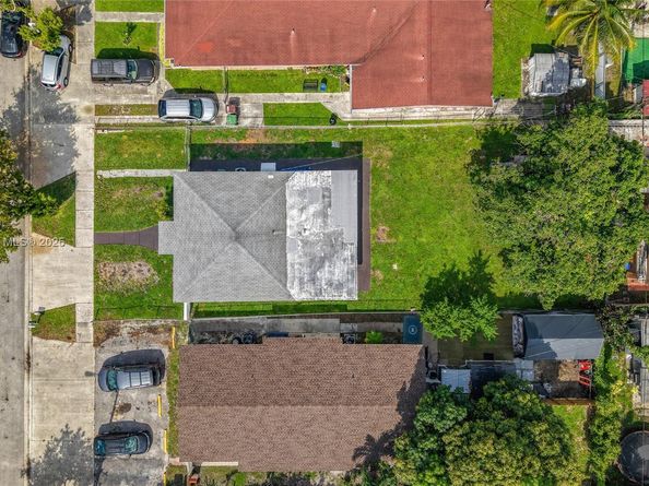675 W 30th St, Hialeah FL 33012
