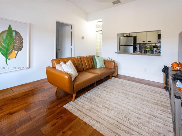 9430 Boca Cove Cir 210, Boca Raton FL 33428