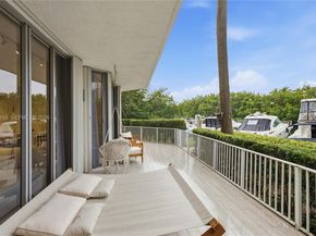 3500 Mystic Pointe Dr 104, Aventura FL 33180