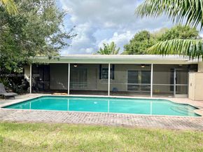 7470 NW 10th Ct, Plantation FL 33313