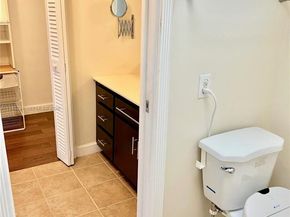 7470 NW 10th Ct, Plantation FL 33313