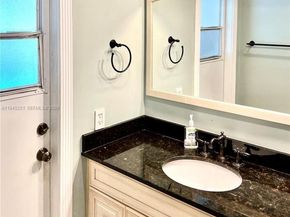 7470 NW 10th Ct, Plantation FL 33313