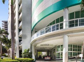 218 SE 14th St 2105, Miami FL 33131