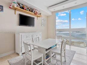 218 SE 14th St 2105, Miami FL 33131