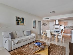 218 SE 14th St 2105, Miami FL 33131