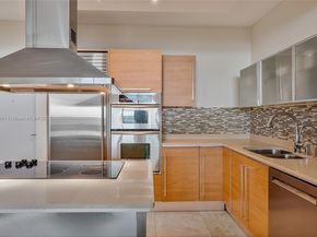 218 SE 14th St 2105, Miami FL 33131