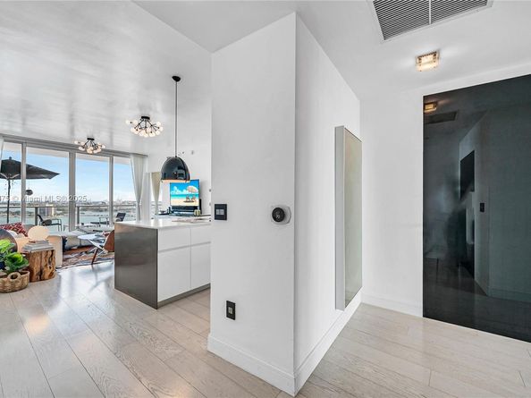 2020 N Bayshore Dr 1906, Miami FL 33137