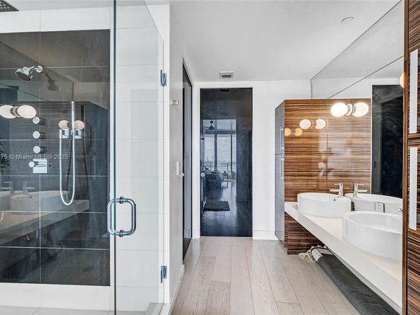 2020 N Bayshore Dr 1906, Miami FL 33137