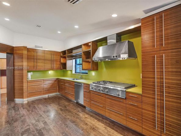 21440 Highland Lakes Blvd, Miami FL 33179