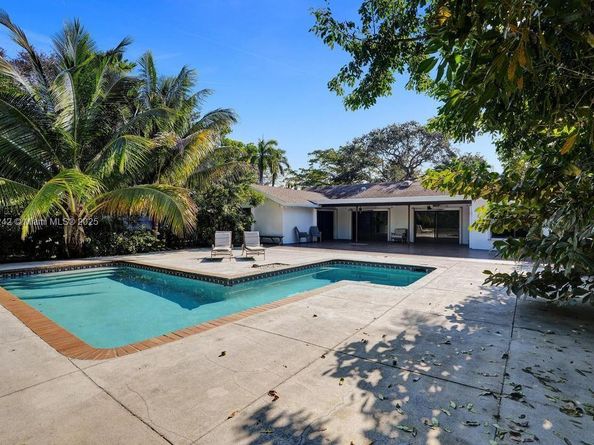 21440 Highland Lakes Blvd, Miami FL 33179