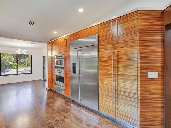21440 Highland Lakes Blvd, Miami FL 33179