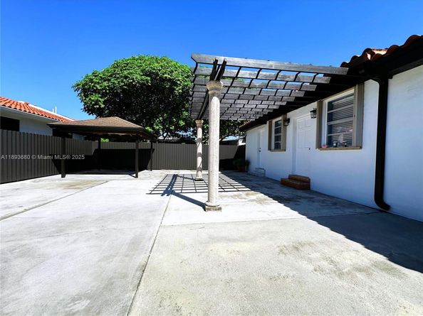 590 SW 36th Ave, Miami FL 33135