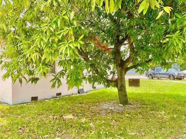 1300 NW 29th Ave, Miami FL 33125