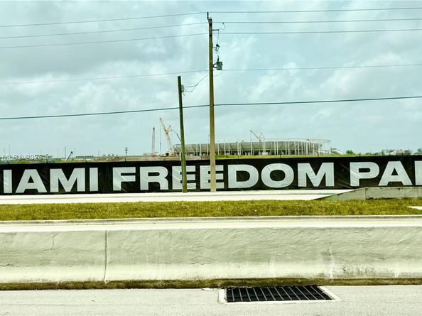 1300 NW 29th Ave, Miami FL 33125