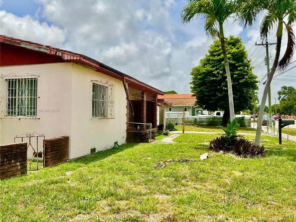 1300 NW 29th Ave, Miami FL 33125