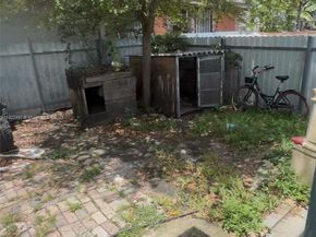 1720 NW 44th St, Miami FL 33142