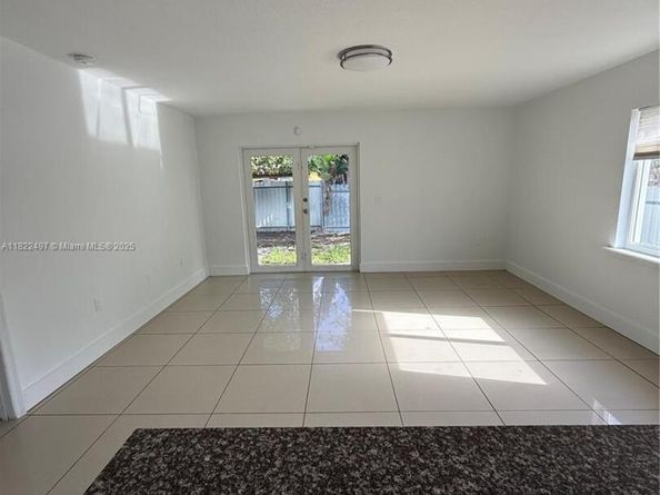 1720 NW 44th St, Miami FL 33142