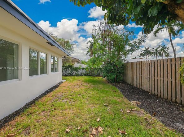 1830 NE 65th Ct, Fort Lauderdale FL 33308