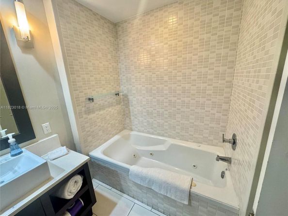 5300 NW 87th Ave 1507, Doral FL 33178