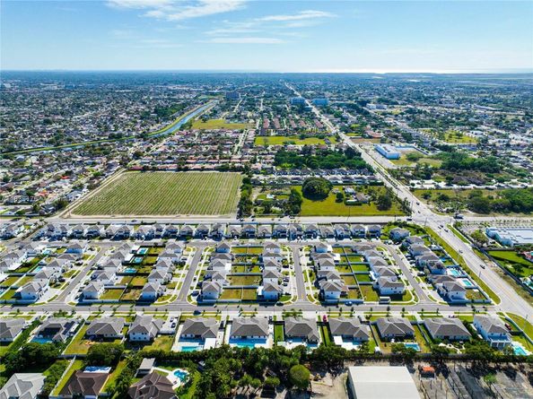 21421 SW 127th Ct, Miami FL 33177
