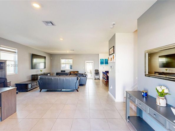 21421 SW 127th Ct, Miami FL 33177