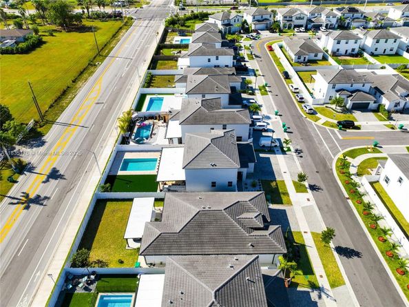 21421 SW 127th Ct, Miami FL 33177