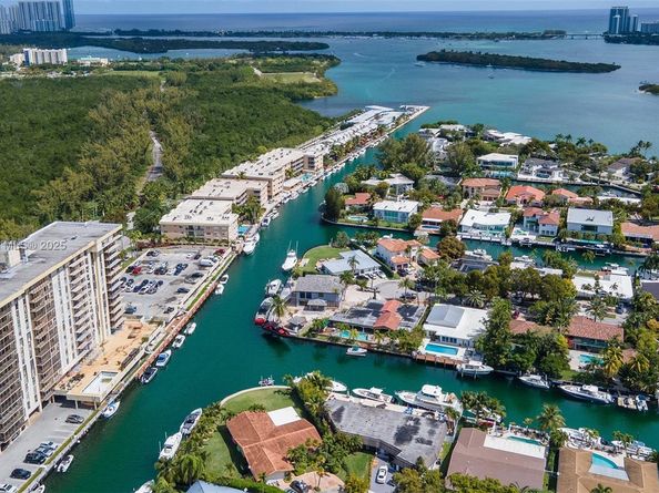 2500 NE 135th St A307, North Miami FL 33181