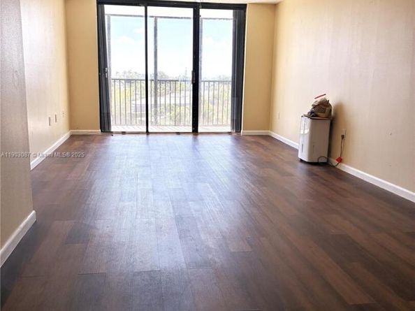 2500 NE 135th St A307, North Miami FL 33181