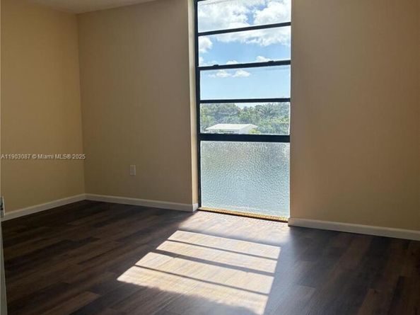 2500 NE 135th St A307, North Miami FL 33181
