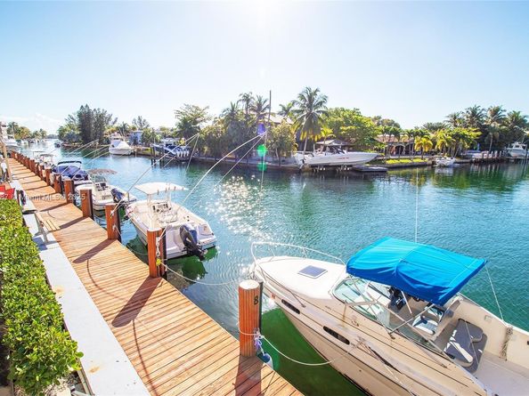 2500 NE 135th St A307, North Miami FL 33181