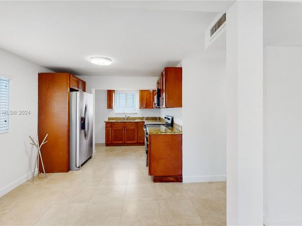 2915 SW 24 Te, Miami FL 33145