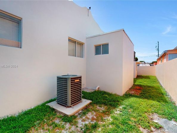 2915 SW 24 Te, Miami FL 33145