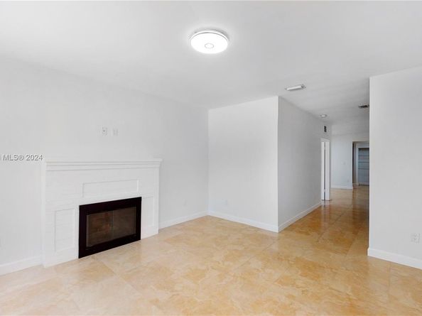 2915 SW 24 Te, Miami FL 33145