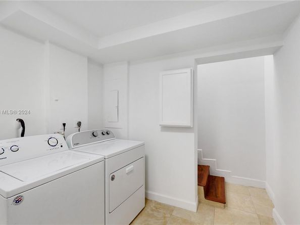 2915 SW 24 Te, Miami FL 33145