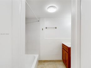 2915 SW 24 Te, Miami FL 33145